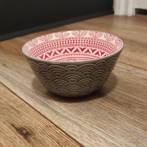 Signature Homewares - Bowl